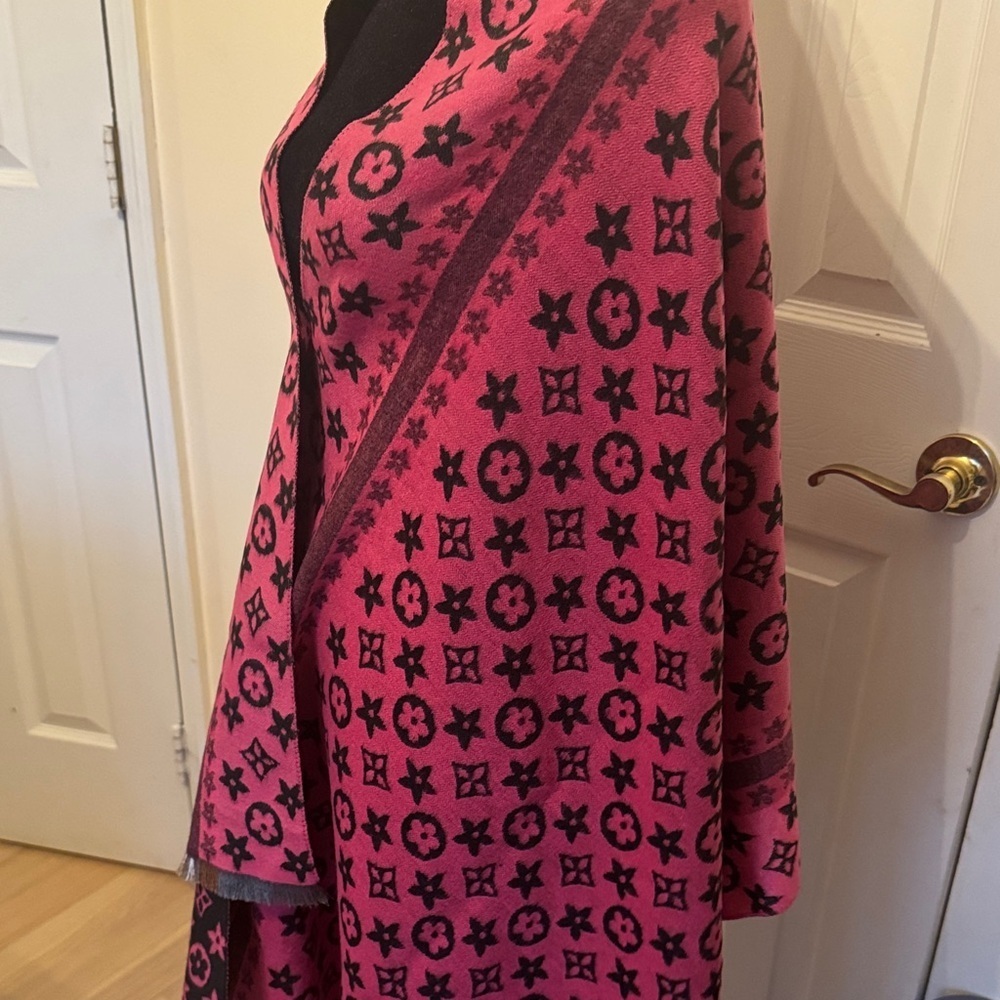 Pink Patterned Shawl - Picture 2 of 15